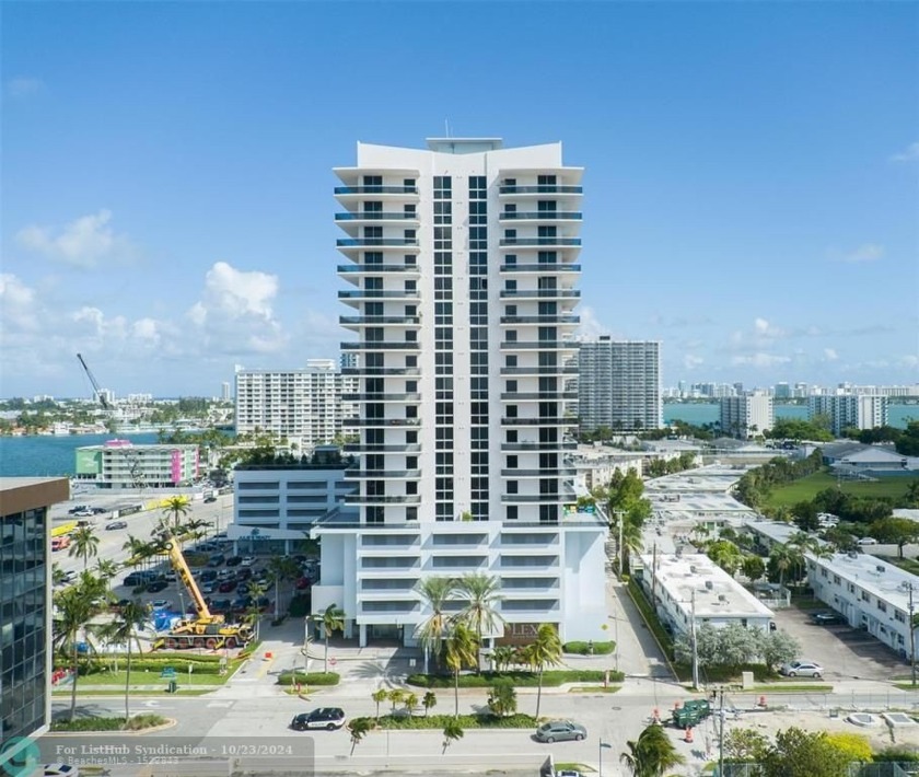 ABSOLUTELY STUNNING 3/2 CONDO ON THE TOP FLOOR TOTALLY REMODELED - Beach Condo for sale in North Bay Village, Florida on Beachhouse.com