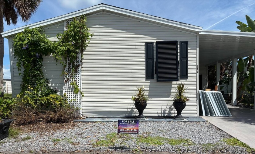 Step into paradise with this beautifully appointed 2002 Palm - Beach Home for sale in Venice, Florida on Beachhouse.com