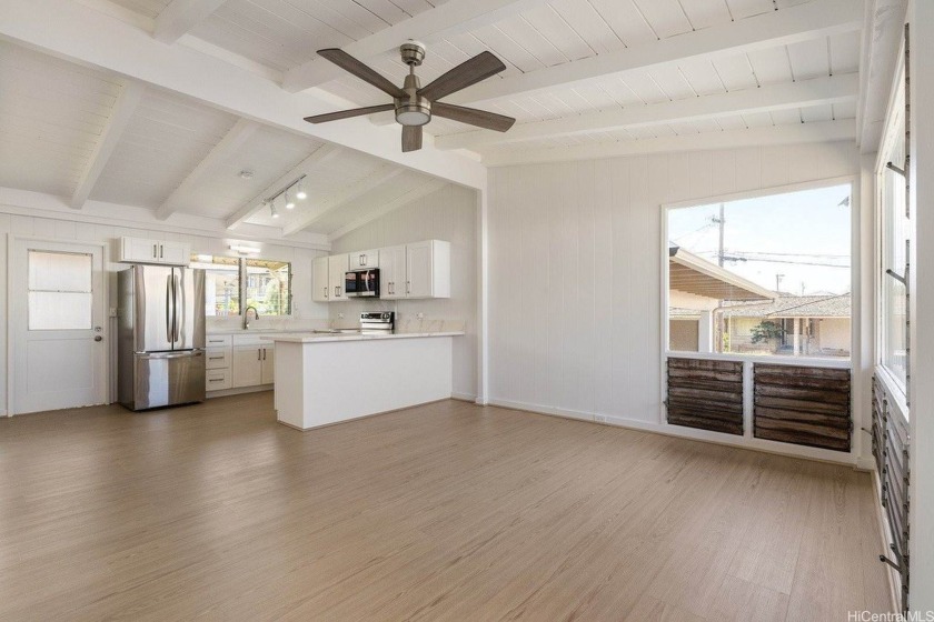 NO SHOWINGS UNTIL SUNDAY 5/25. HOUSE IS BEING TENTED. You are - Beach Home for sale in Honolulu, Hawaii on Beachhouse.com