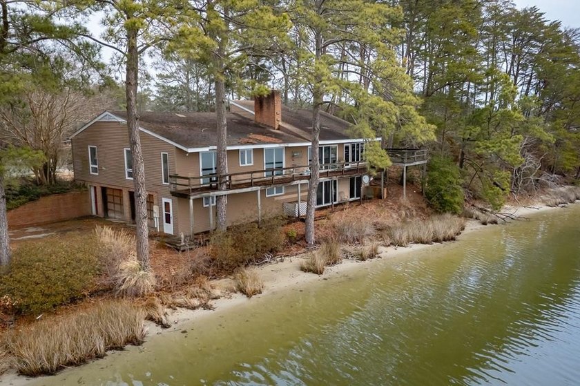 Rare opportunity to own a private point of high land with over 1 - Beach Home for sale in Belle Haven, Virginia on Beachhouse.com