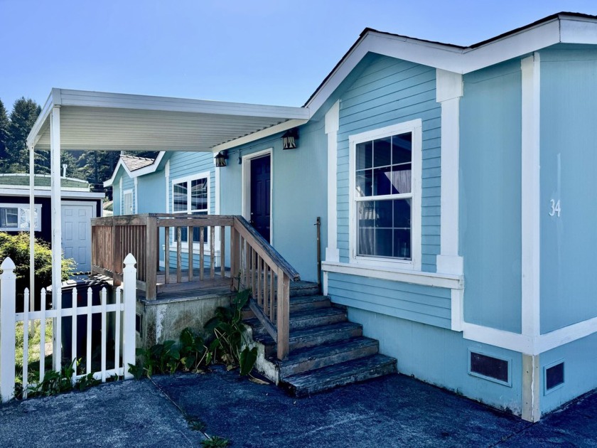 Move in ready home in Indianola Estates!  Conveniently located - Beach Home for sale in Eureka, California on Beachhouse.com