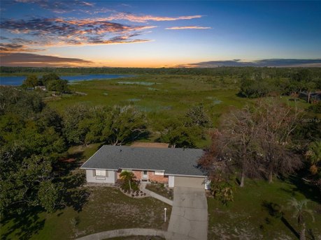 Welcome To Hunters Lake in beautiful Spring Hill!!! This - Beach Home for sale in Spring Hill, Florida on Beachhouse.com