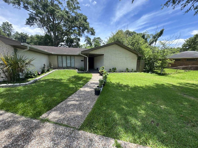 Here it is!!! Beautiful 2,065 sqft home featuring 3 bedrooms, 2 - Beach Lot for sale in Port Arthur, Texas on Beachhouse.com