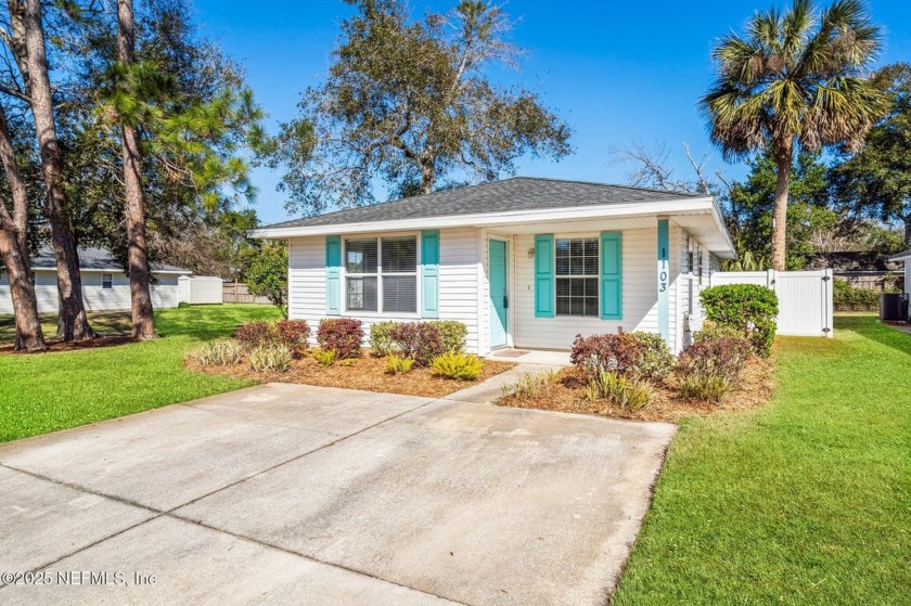 Nestled in the heart of Atlantic Beach, this charming home - Beach Home for sale in Atlantic Beach, Florida on Beachhouse.com