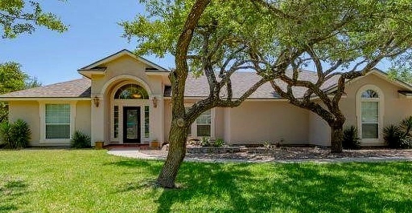 Beautiful 3 Bedroom/2 bath Home in Spanish Woods-2041 sq. ft. on - Beach Home for sale in Rockport, Texas on Beachhouse.com