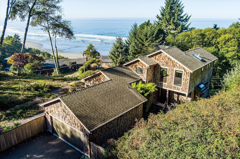 SOAK IN THE OCEAN VIEWS or simply walk to Moonstone Beach, Clam - Beach Home for sale in Trinidad, California on Beachhouse.com