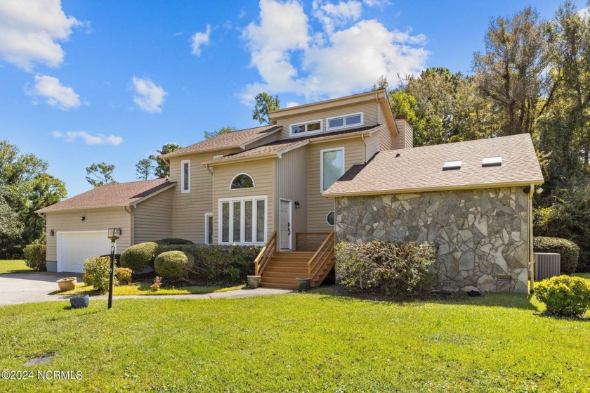 MOTIVATED SELLER!! Step into the inviting embrace of this modern - Beach Home for sale in Morehead City, North Carolina on Beachhouse.com