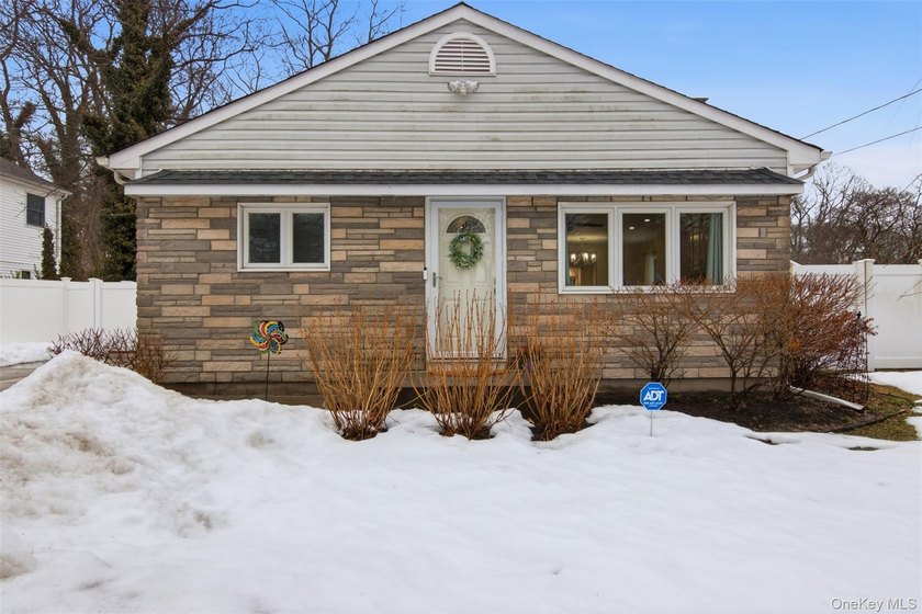 Welcome to this beautifully updated Expanded Ranch in Sound - Beach Home for sale in Sound Beach, New York on Beachhouse.com