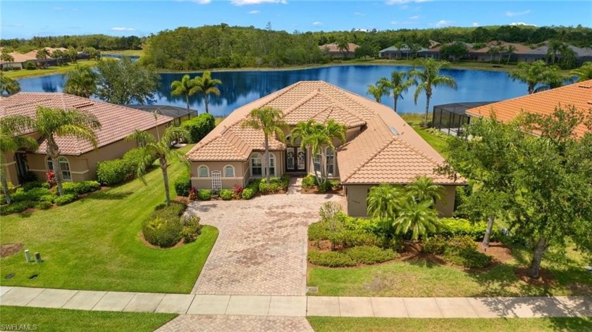 Beautiful pool home! 4-bedrooms plus a den, 3-bathrooms - Beach Home for sale in Fort Myers, Florida on Beachhouse.com