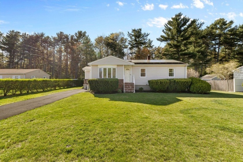 Effortlessly efficient--Welcome to Sheridan Drive! Situated in a - Beach Home for sale in Kingston, Massachusetts on Beachhouse.com