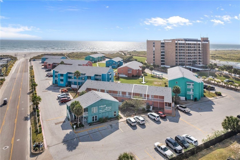Executive Keys efficiency unit is updated, fully furnished, and - Beach Condo for sale in Port Aransas, Texas on Beachhouse.com