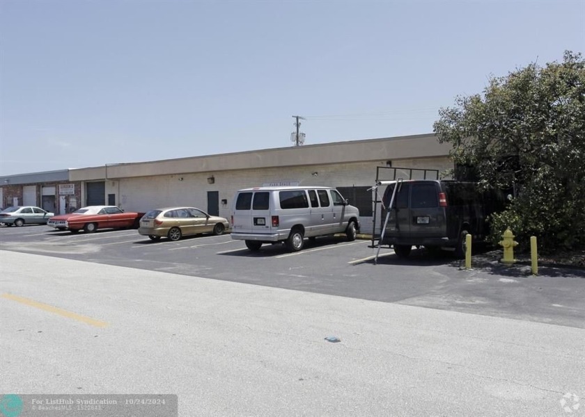 PRIME LOCATION WAREHOUSE IN EASTCOAST INDUSTRIAL CENTER - 7350 - Beach Commercial for sale in Pompano Beach, Florida on Beachhouse.com