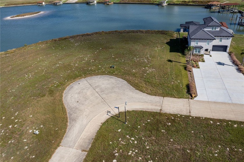 This exceptional double lot is situated in one of the most - Beach Lot for sale in Port O Connor, Texas on Beachhouse.com