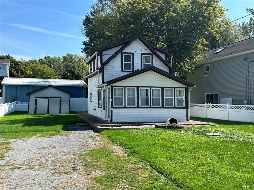 Affordable lakeview Property ready for full time living- This 2 - Beach Home for sale in Parma, New York on Beachhouse.com