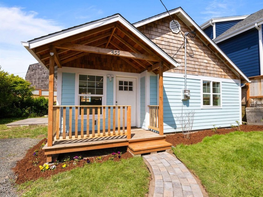 Amazing opportunity to own a home with an Additional unit in - Beach Home for sale in Newport, Oregon on Beachhouse.com