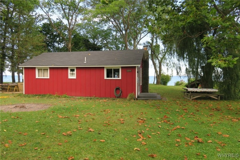 This Lakefront cottage is the one you've been waiting for! 100 - Beach Home for sale in Yates, New York on Beachhouse.com