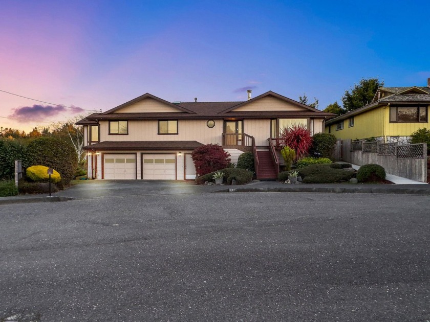 OPEN HOUSE THIS SATURDAY MARCH 29TH FROM 1-3PM! First time on - Beach Home for sale in Humboldt Hill, California on Beachhouse.com