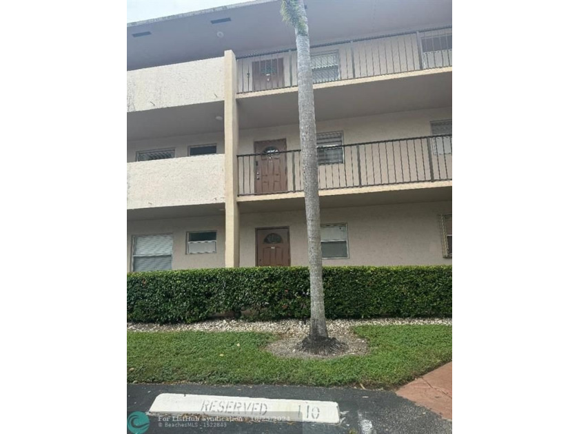 1 BEDROOM, 1/1/2 BATHROOM, ALL TILE, NEW A/C 2024, TANKLESS - Beach Condo for sale in Fort Lauderdale, Florida on Beachhouse.com