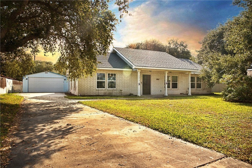 Three bedroom, two bath home featuring a generously sized - Beach Home for sale in Aransas Pass, Texas on Beachhouse.com