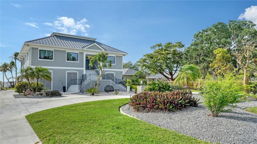 This beautifully updated bayfront residence in historic - Beach Home for sale in Sarasota, Florida on Beachhouse.com