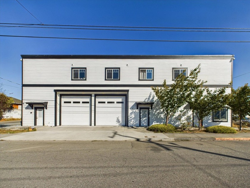 Here's a nice mixed used comm/ Res building in a convenient - Beach Home for sale in Eureka, California on Beachhouse.com