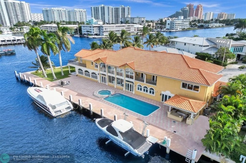 Calling all Mega Yachts! Rare to find 169' of linear dockage in - Beach Home for sale in Fort Lauderdale, Florida on Beachhouse.com