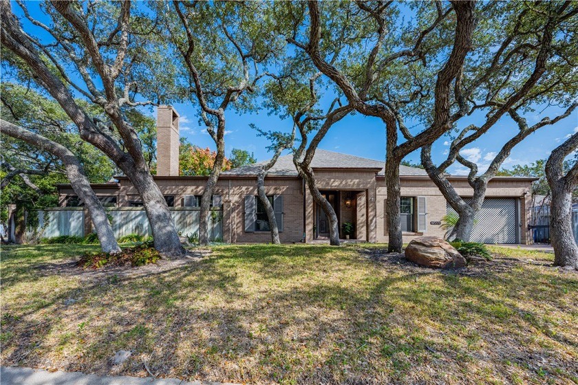Discover a masterpiece in the prestigious Harbor Oaks community - Beach Home for sale in Rockport, Texas on Beachhouse.com