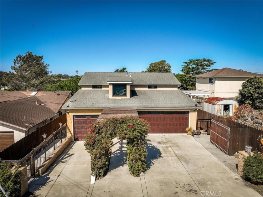 Don't miss out on this opportunity to own this spacious 2 story - Beach Home for sale in Los Osos, California on Beachhouse.com