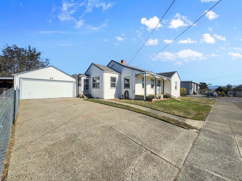 The over size city lot is a gem in the neighborhood.  Step - Beach Home for sale in Eureka, California on Beachhouse.com