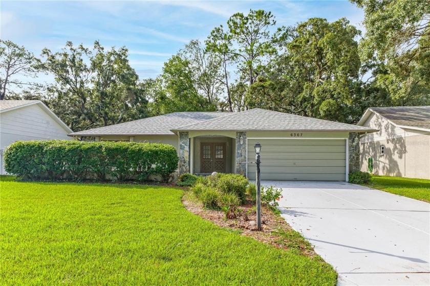 Welcome to this charming 2-bedroom, 2-bathroom home, nestled in - Beach Home for sale in Spring Hill, Florida on Beachhouse.com