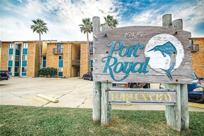 Fully renovated first-floor waterfront condo offering 1 bedroom - Beach Condo for sale in Corpus Christi, Texas on Beachhouse.com