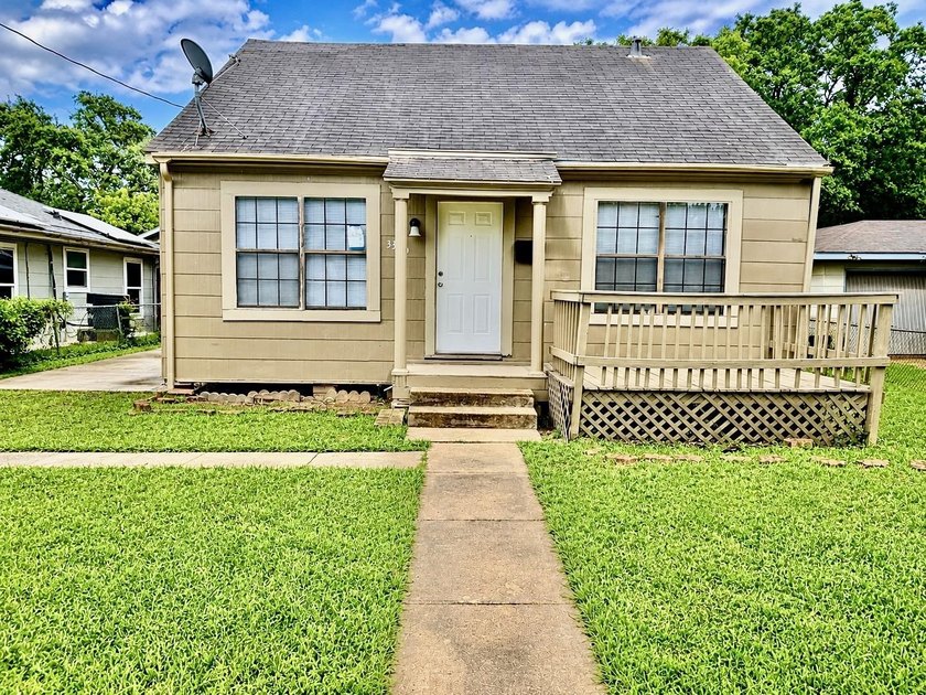Charming and move-in ready, this home is the perfect opportunity - Beach Lot for sale in Port Arthur, Texas on Beachhouse.com