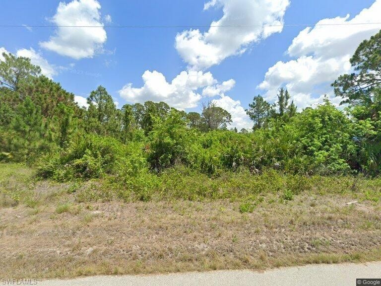 Growing Community! This great lot has canal in the back of the - Beach Lot for sale in Lehigh Acres, Florida on Beachhouse.com