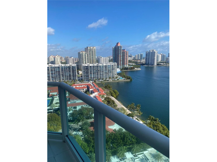 Located in the prestigious Peninsula in Aventura, this - Beach Condo for sale in Aventura, Florida on Beachhouse.com