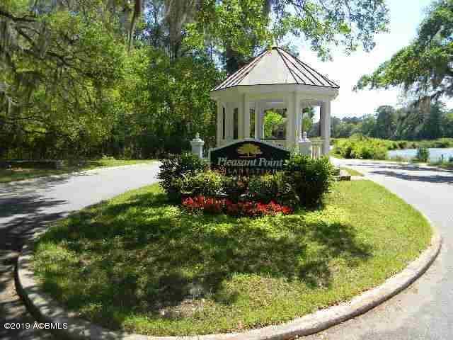 Beautiful lot at the end of a cul-de sac in the popular - Beach Lot for sale in Beaufort, South Carolina on Beachhouse.com