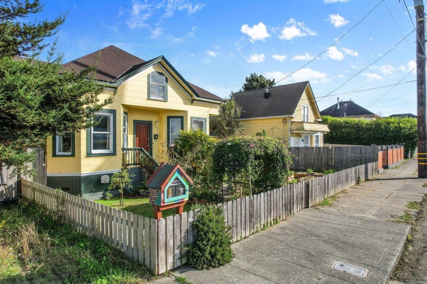 Spacious Victorian with lots are charm and lots of room. The 4 - Beach Home for sale in Eureka, California on Beachhouse.com