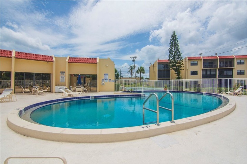 Upgraded 2BR/2BA lakefront corner condo in Island House, a gated - Beach Condo for sale in Fort Pierce, Florida on Beachhouse.com