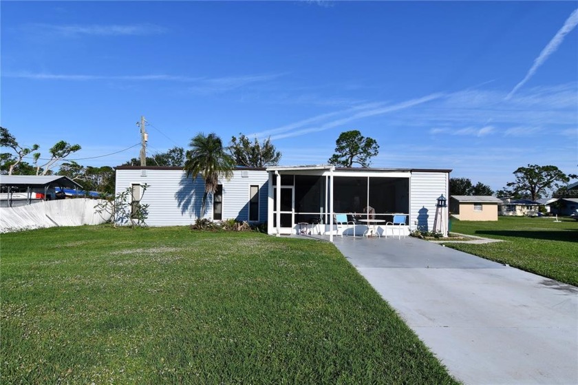 Perfect opportunity to own this 1,384 square foot 3-bedroom - Beach Home for sale in Englewood, Florida on Beachhouse.com