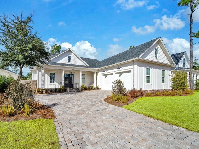 NEW PRICE!!!! Nestled in a prime location, this meticulously - Beach Home for sale in Niceville, Florida on Beachhouse.com