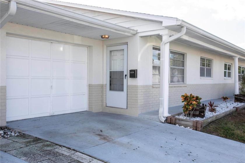 This updated two bedroom, two bath condo in a 55+ community is - Beach Condo for sale in New Port Richey, Florida on Beachhouse.com