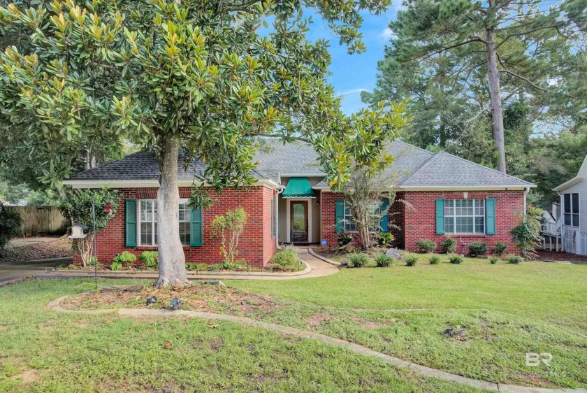 Welcome to 114 Chatam Loop, a beautifully maintained 3-bedroom - Beach Home for sale in Daphne, Alabama on Beachhouse.com