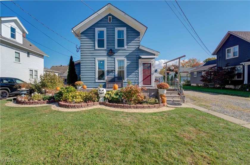 Location Location Location! Do not miss out on this great - Beach Home for sale in Vermilion, Ohio on Beachhouse.com