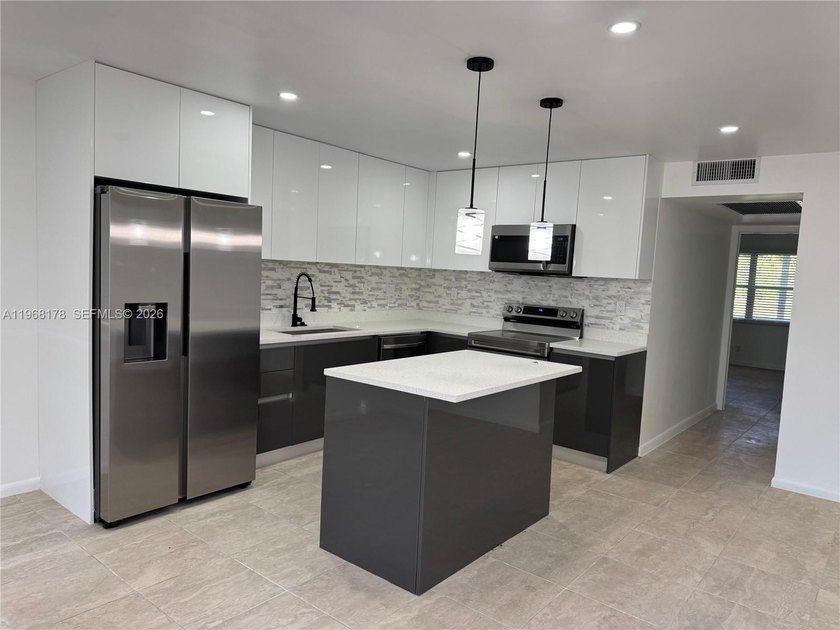 STUNNING fully remodeled 2/2 in a 55+ community! Enjoy serene - Beach Condo for sale in Deerfield Beach, Florida on Beachhouse.com