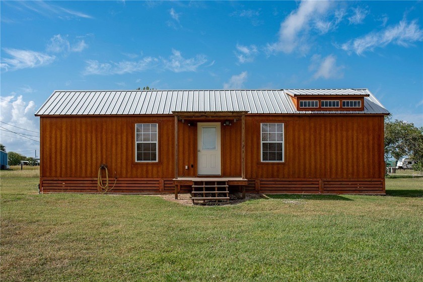 Welcome to 1101 W Houston Ave, Seadrift, TX 77983! This - Beach Home for sale in Seadrift, Texas on Beachhouse.com