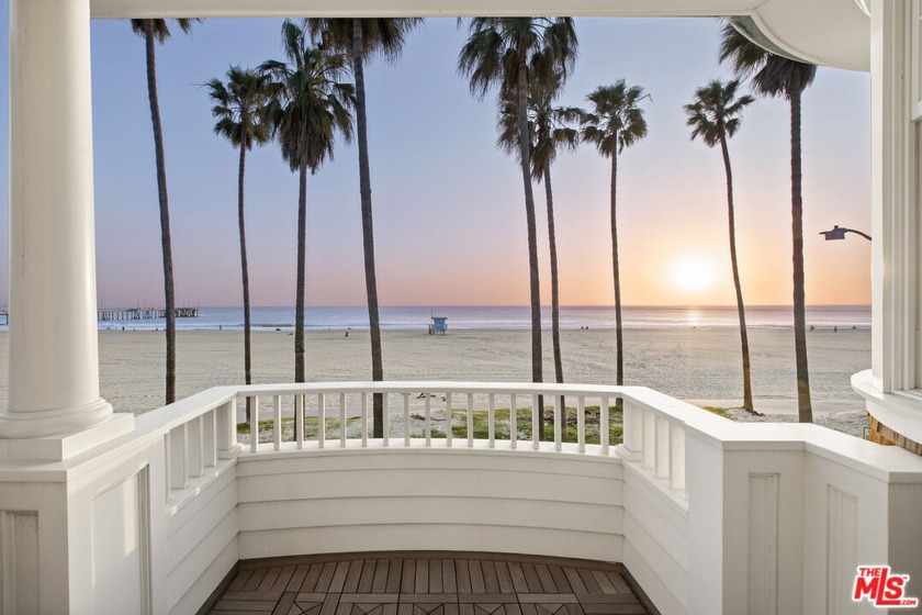 Luxuriate in coveted beachfront living and watch the sun set - Beach Home for sale in Venice, California on Beachhouse.com