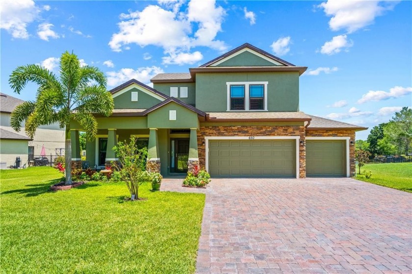 This magnificent lakefront property boasts a spacious kitchen - Beach Home for sale in Vero Beach, Florida on Beachhouse.com
