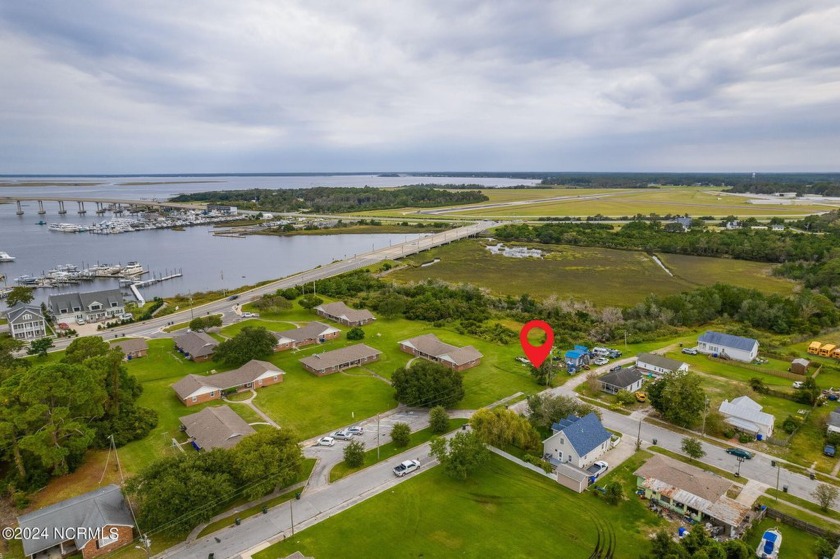 Endless possibilities are waiting with potential for waterviews - Beach Lot for sale in Beaufort, North Carolina on Beachhouse.com