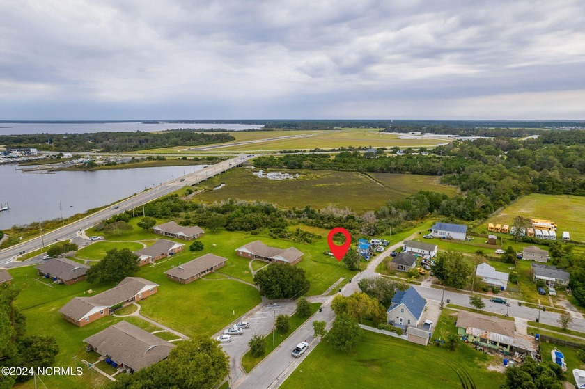 Endless possibilities are waiting with potential for waterviews - Beach Lot for sale in Beaufort, North Carolina on Beachhouse.com