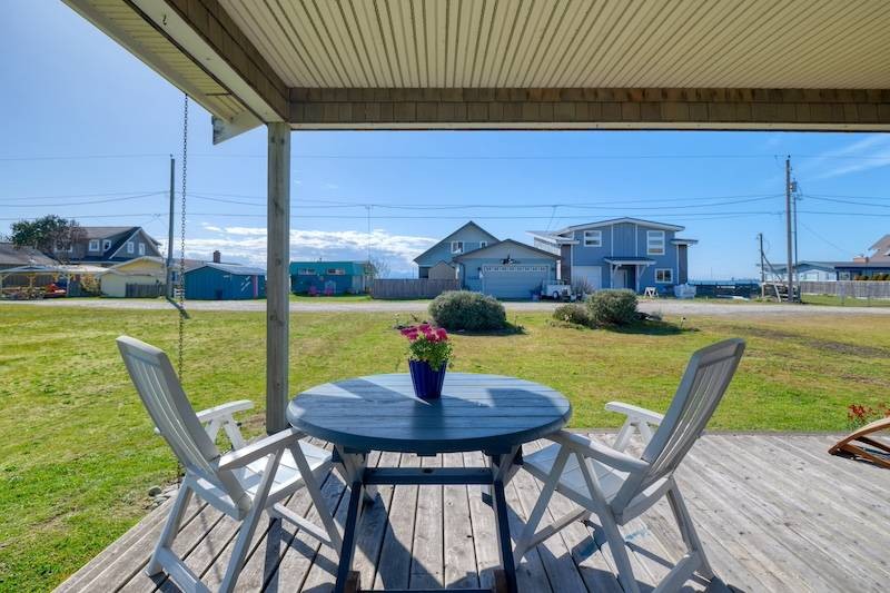 Located on desirable Freeman Beach, directly across the street - Beach Home for sale in Point Roberts, Washington on Beachhouse.com