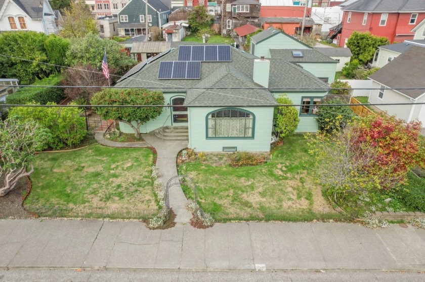 Victorian Gem in Ferndale Village!This charming 4-bedroom, 2 - Beach Home for sale in Ferndale, California on Beachhouse.com